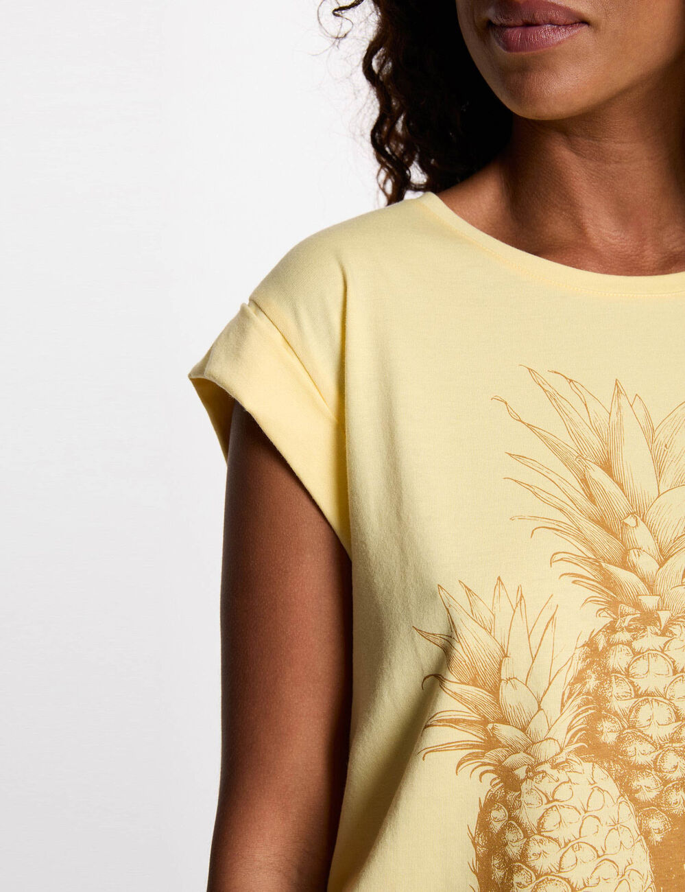 Sleeveless t-shirt light yellow women