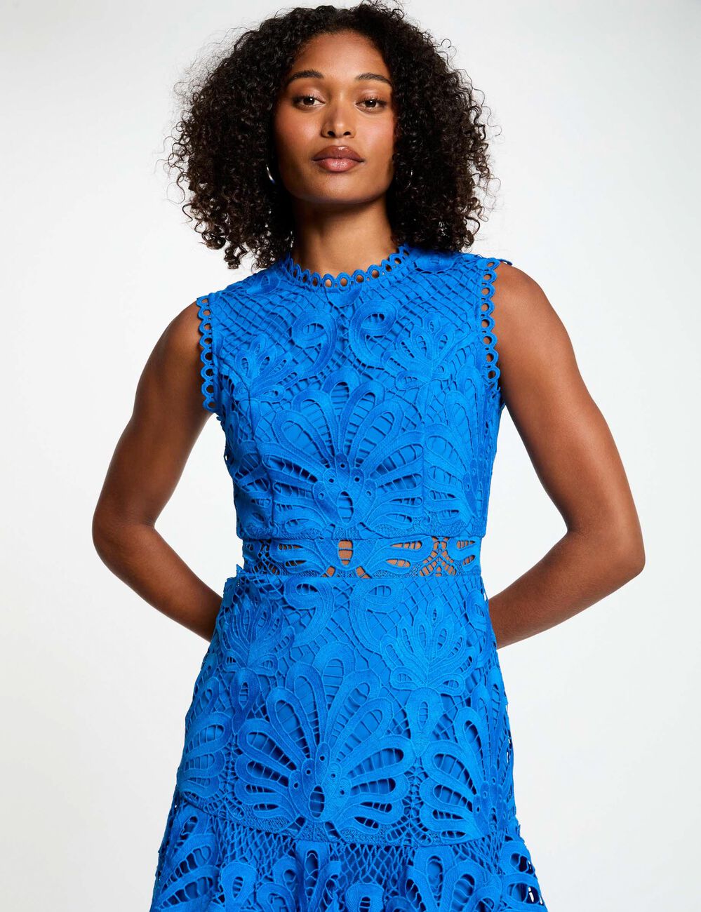 Robe courte trapèze dentelle bleu electrique femme