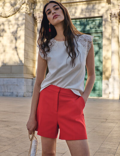 High-waisted shorts bright red women