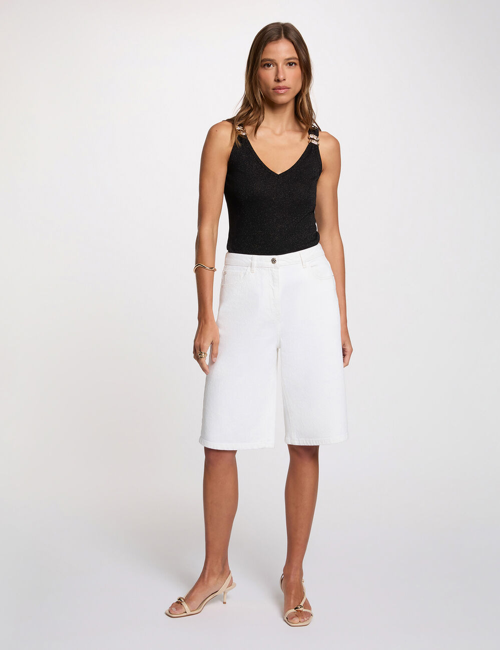 Fitted v-neck tank top black women