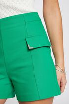 Short ajusté avec rabats vert femme