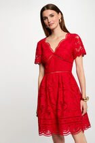 Robe courte patineuse brodée rouge femme