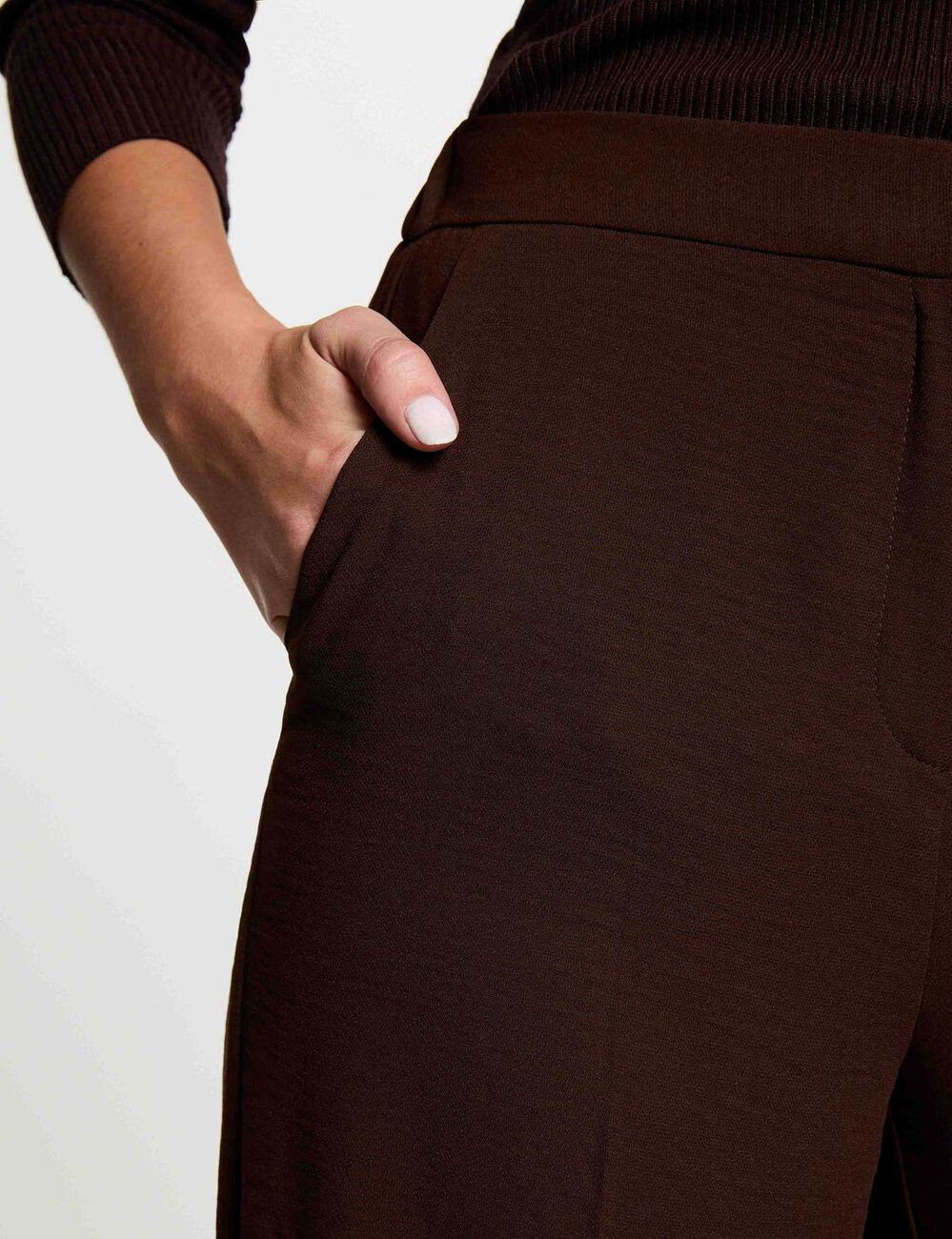 Flowy wide-leg trousers dark brown women