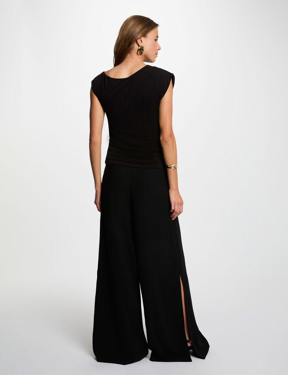 Round neck t-shirt black women