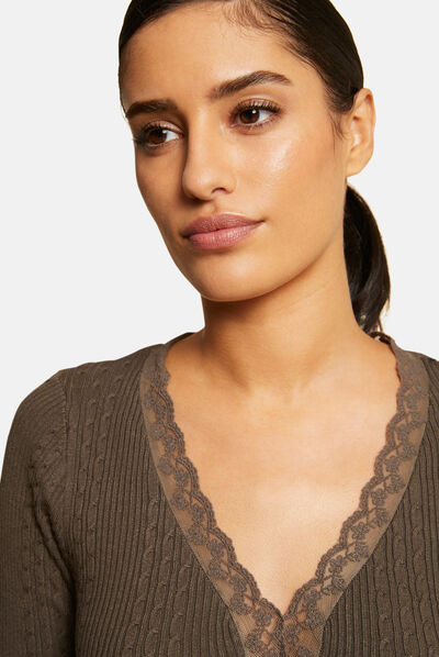 Short-sleeved jumper with V-neck  ladies'