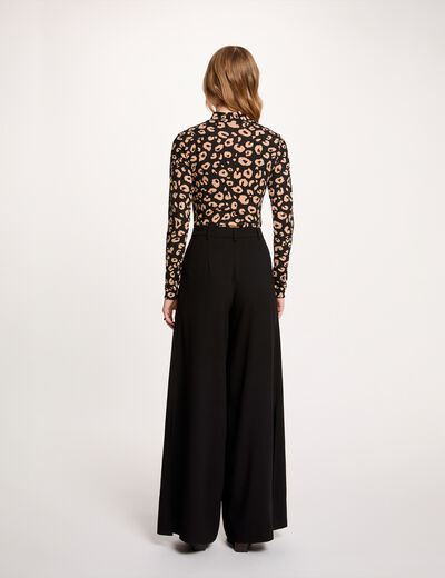 Fitted high neck t-shirt black women