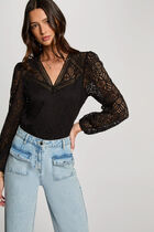 Lace t-shirt V-neck black women