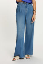 High-waisted wide-leg jeans bleach denim women