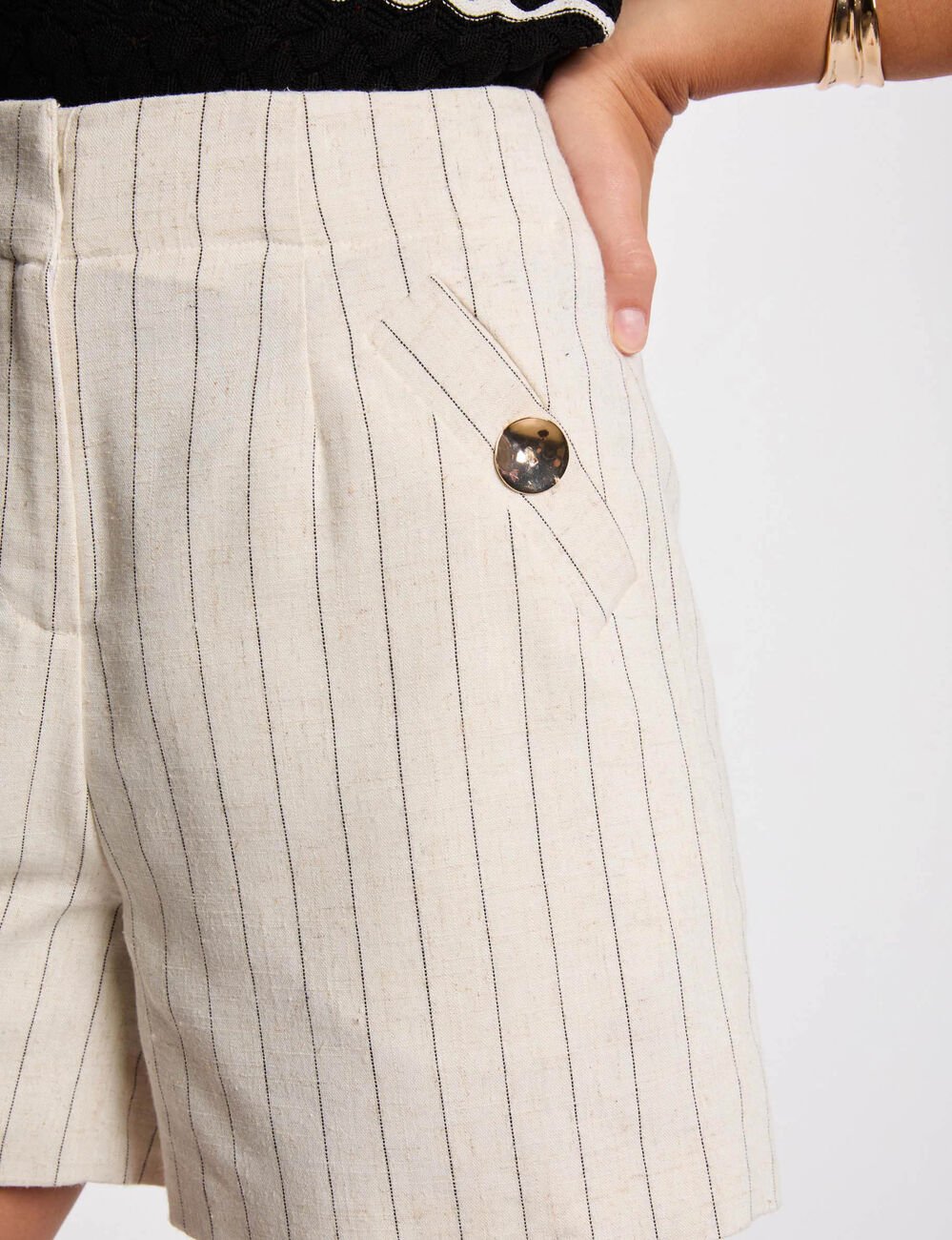 High-waisted striped shorts beige women