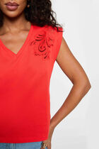 V-neck short-sleeve t-shirt bright red women
