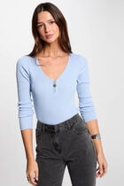 Pull manches longues côtelé détail zippé bleu ciel femme