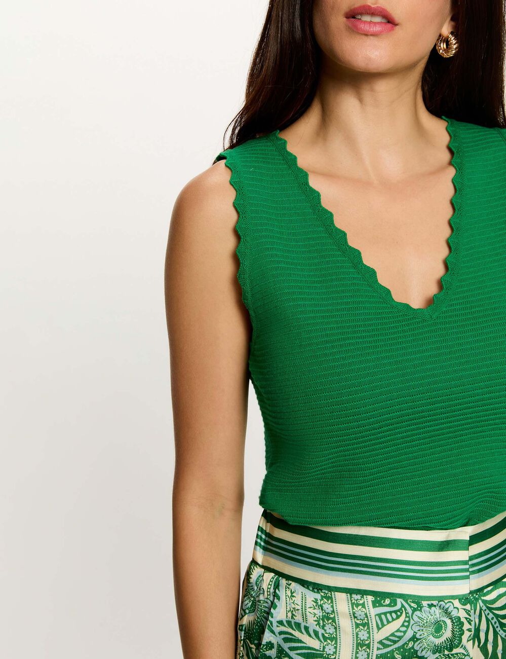 Fitted V-neck sweater meadow green women