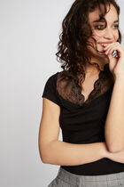Fitted t-shirt with lace insert black women