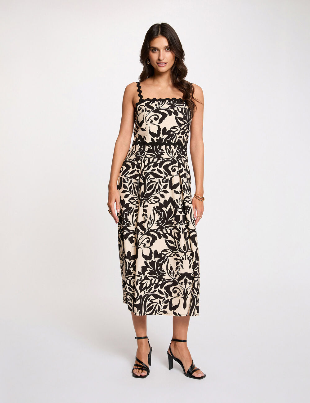 Mid-length dress with square neckline black women