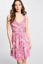 Robe courte cintrée imprimée multicolore femme