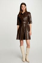 Robe courte évasée simili cuir marron femme