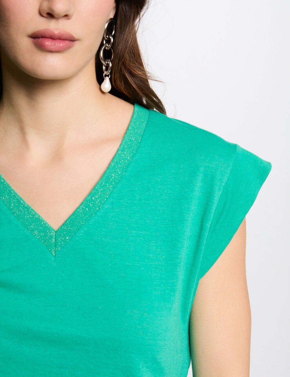 Short-sleeved t-shirt with V-neck emerald green women