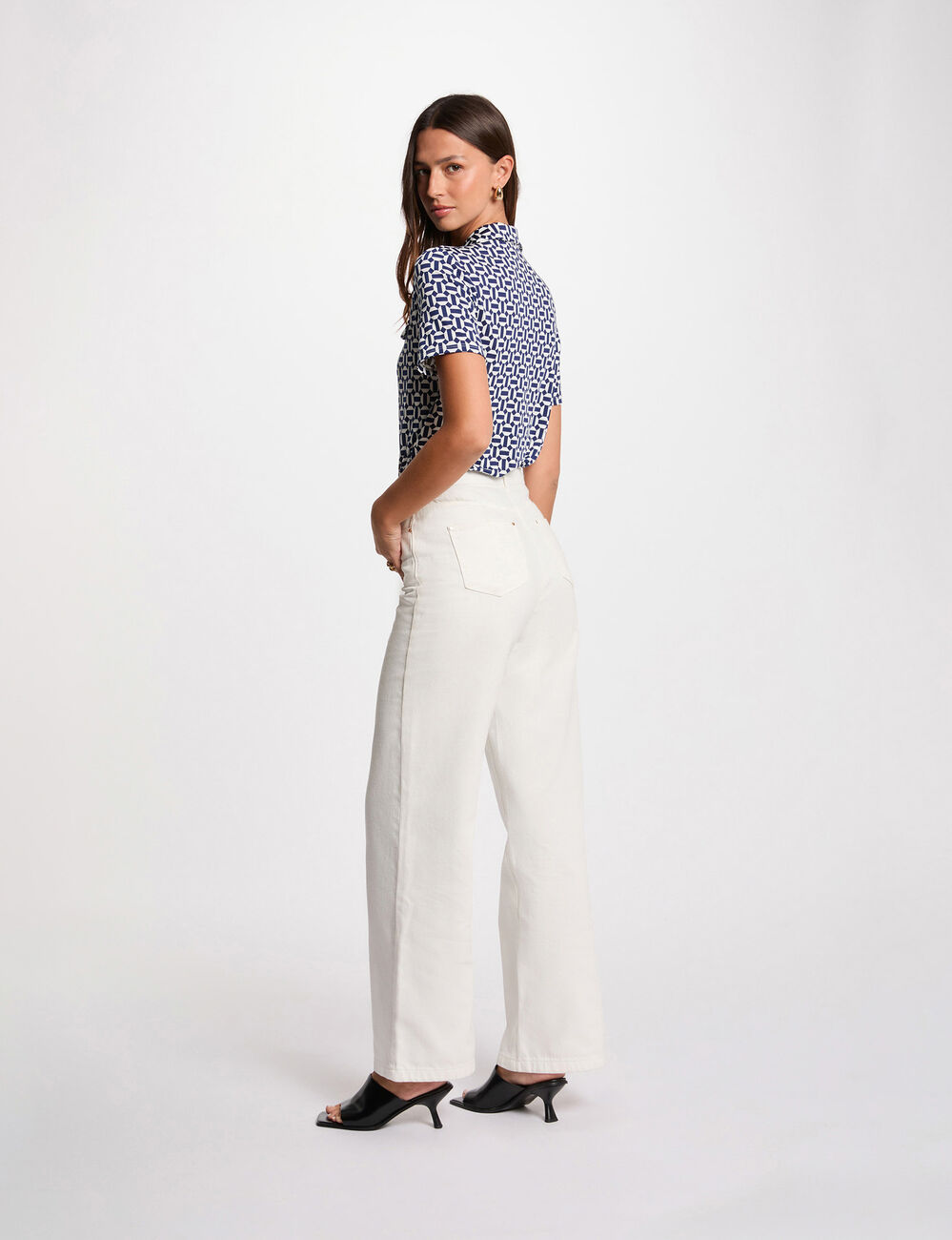 Short-sleeved blouse white women