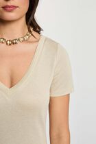 Fitted v-neck t-shirt ivory women