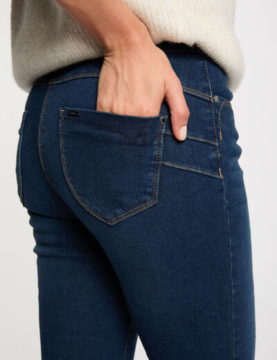 Standard waisted slim jeans raw denim women
