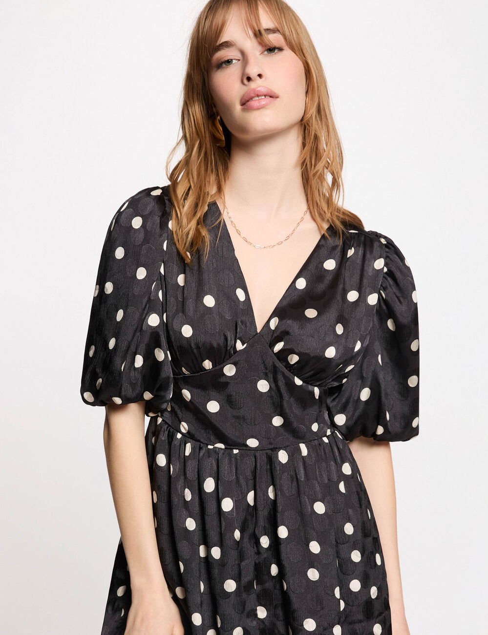 Short dress with puff sleeves black women