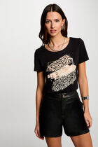 T-shirt with message black women