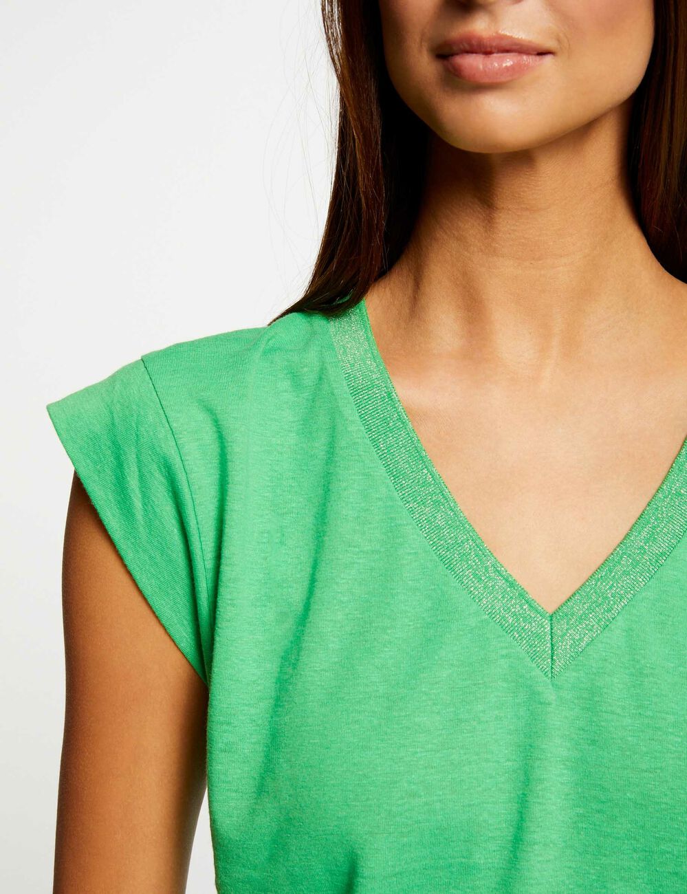 Short-sleeved t-shirt with V-neck green women
