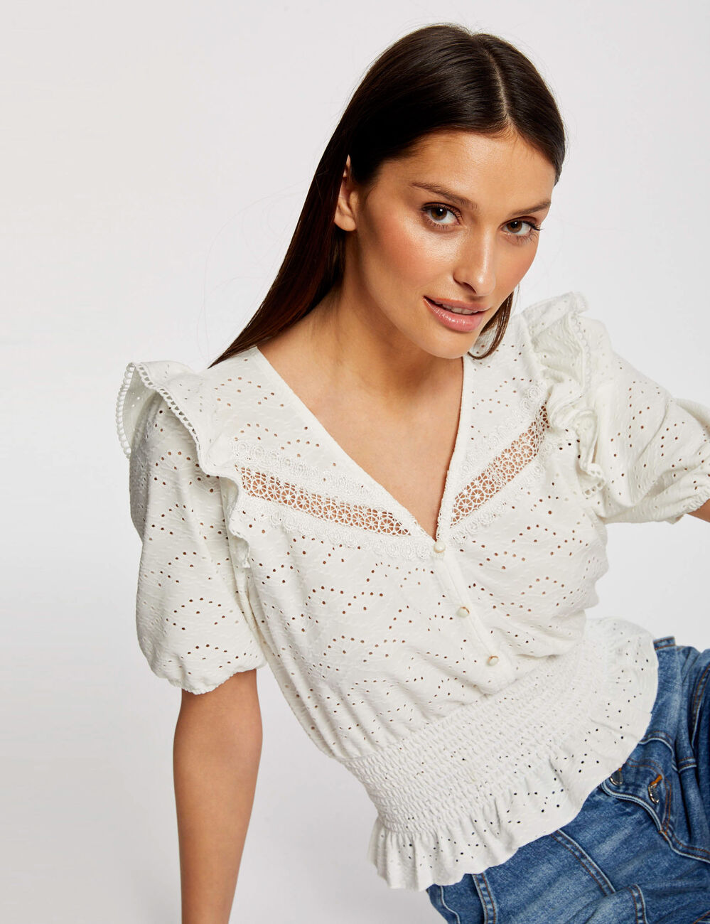 Embroidered short-sleeved t-shirt ecru women