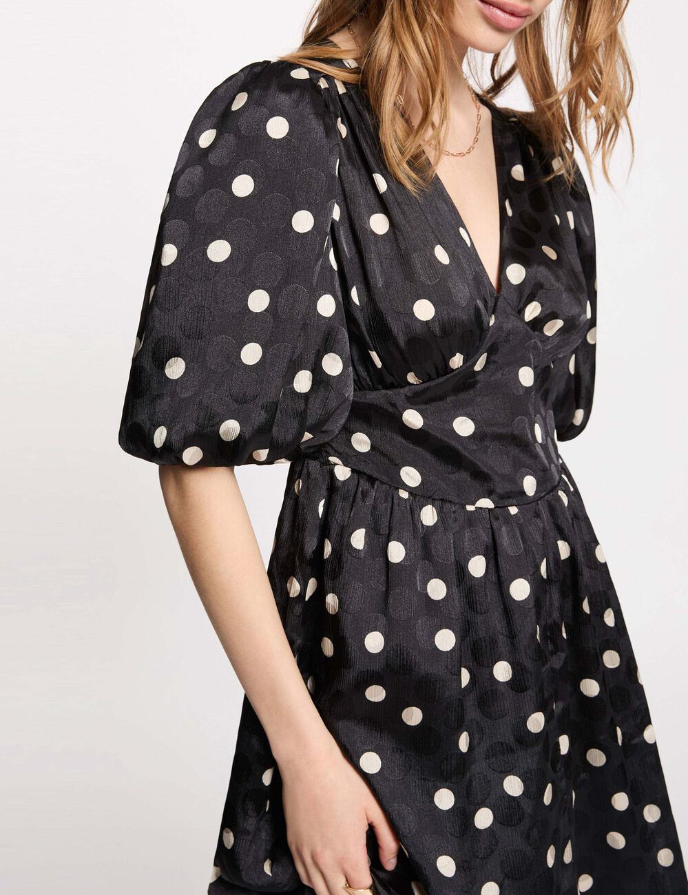 Short dress with puff sleeves black women