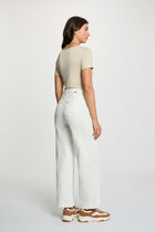 Fitted v-neck t-shirt ivory women