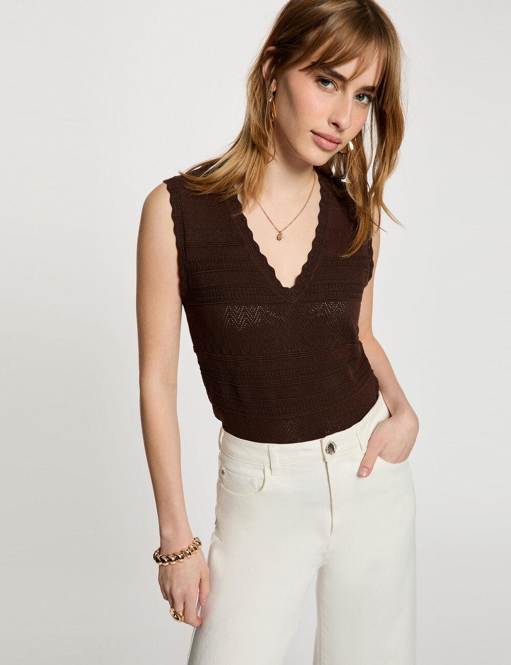 Fitted V-neck sweater dark brown women