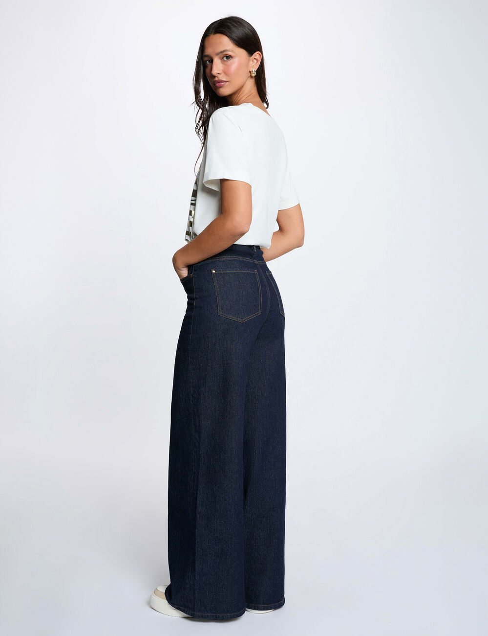 Round neck t-shirt white women