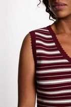 Sleeveless V-neck sweater bordeaux women