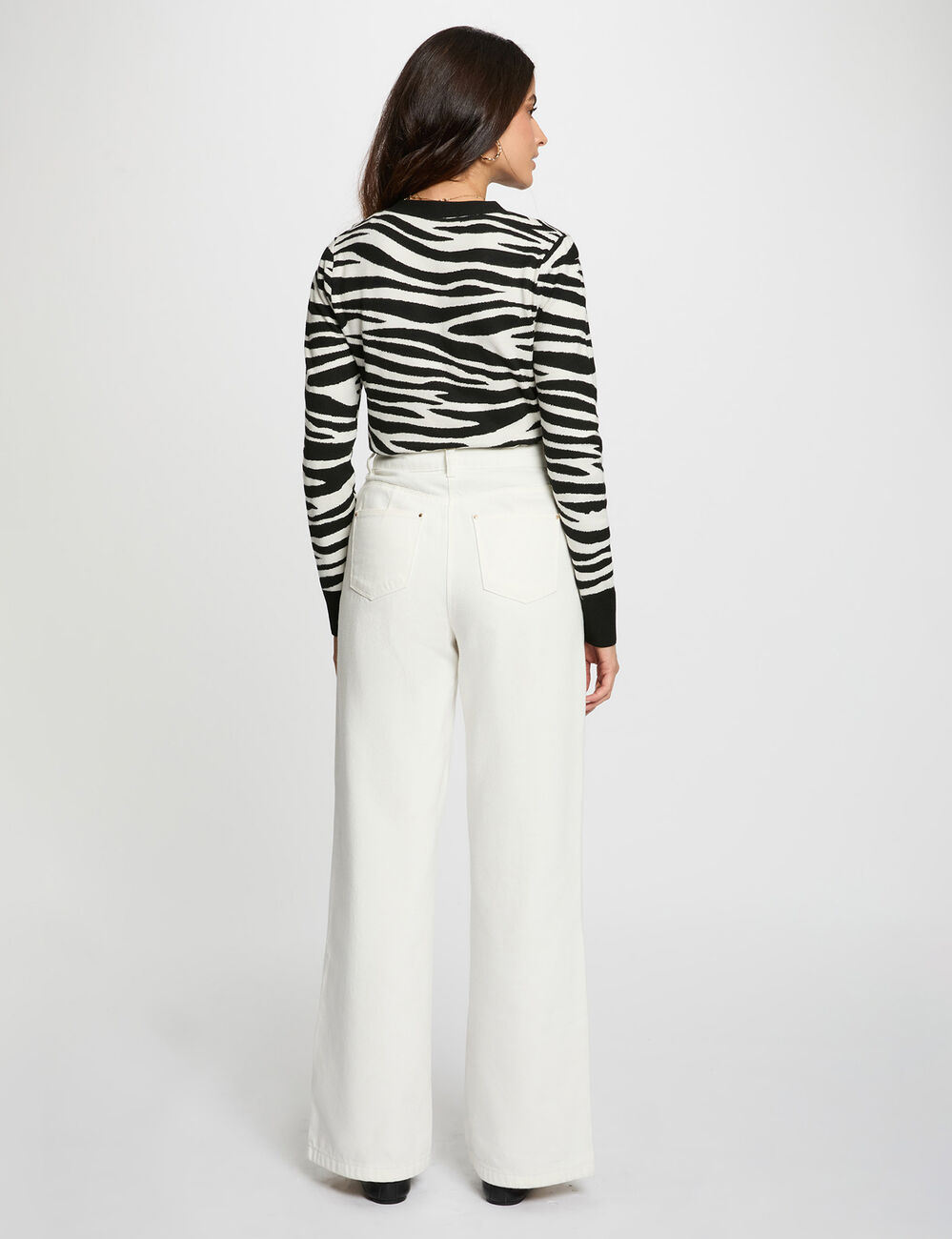 Cropped V-neck sweater black women