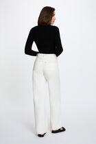 Fitted V-neck sweater black women