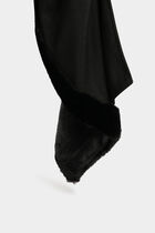 Cape avec détails imitation fourrure noir femme