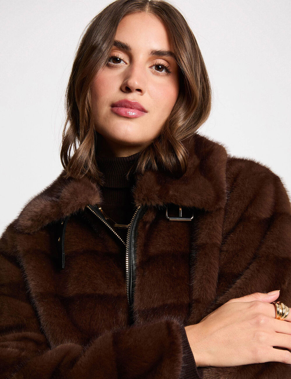 Short faux fur coat brown women