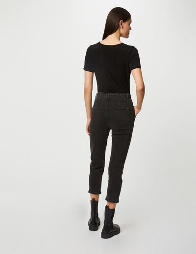 Short-sleeved t-shirt with V-neck black women