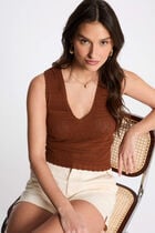 Knitted top with V-neck cognac brown women
