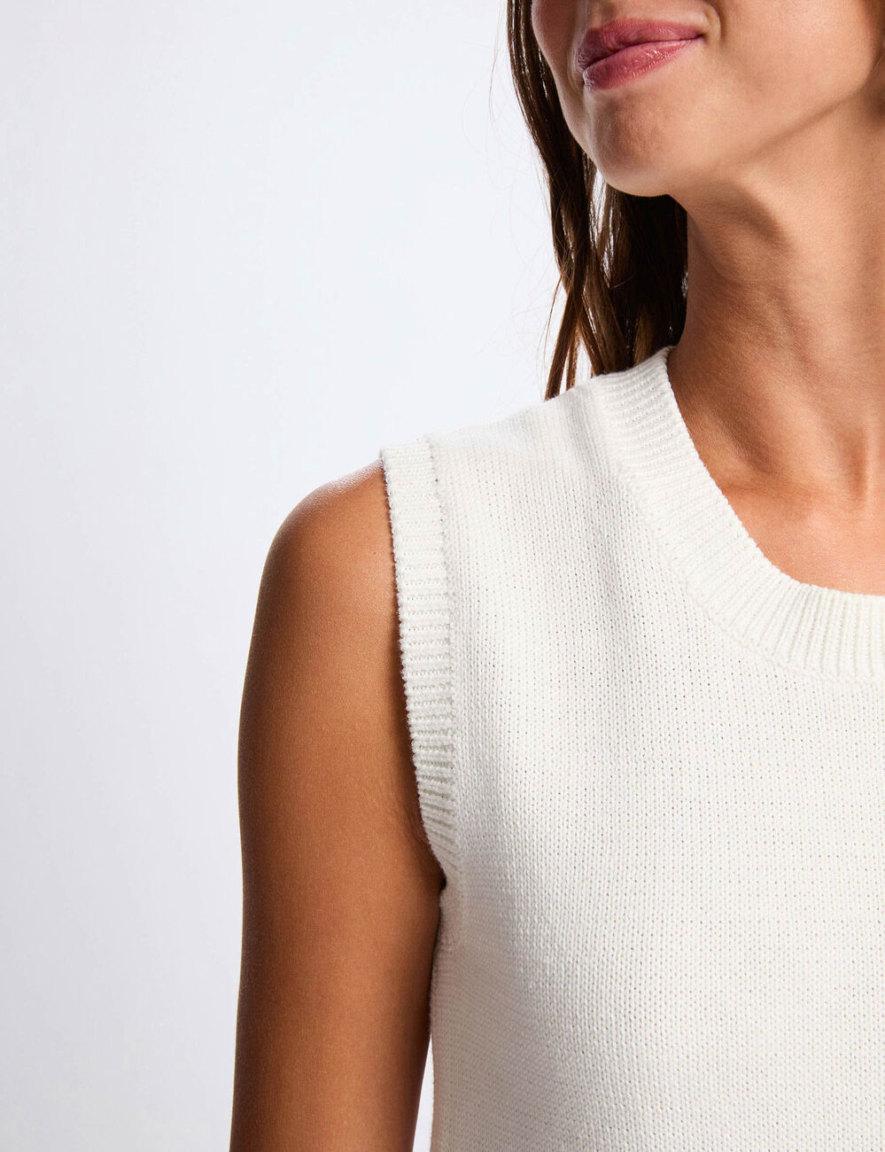 Sleeveless sweater white women