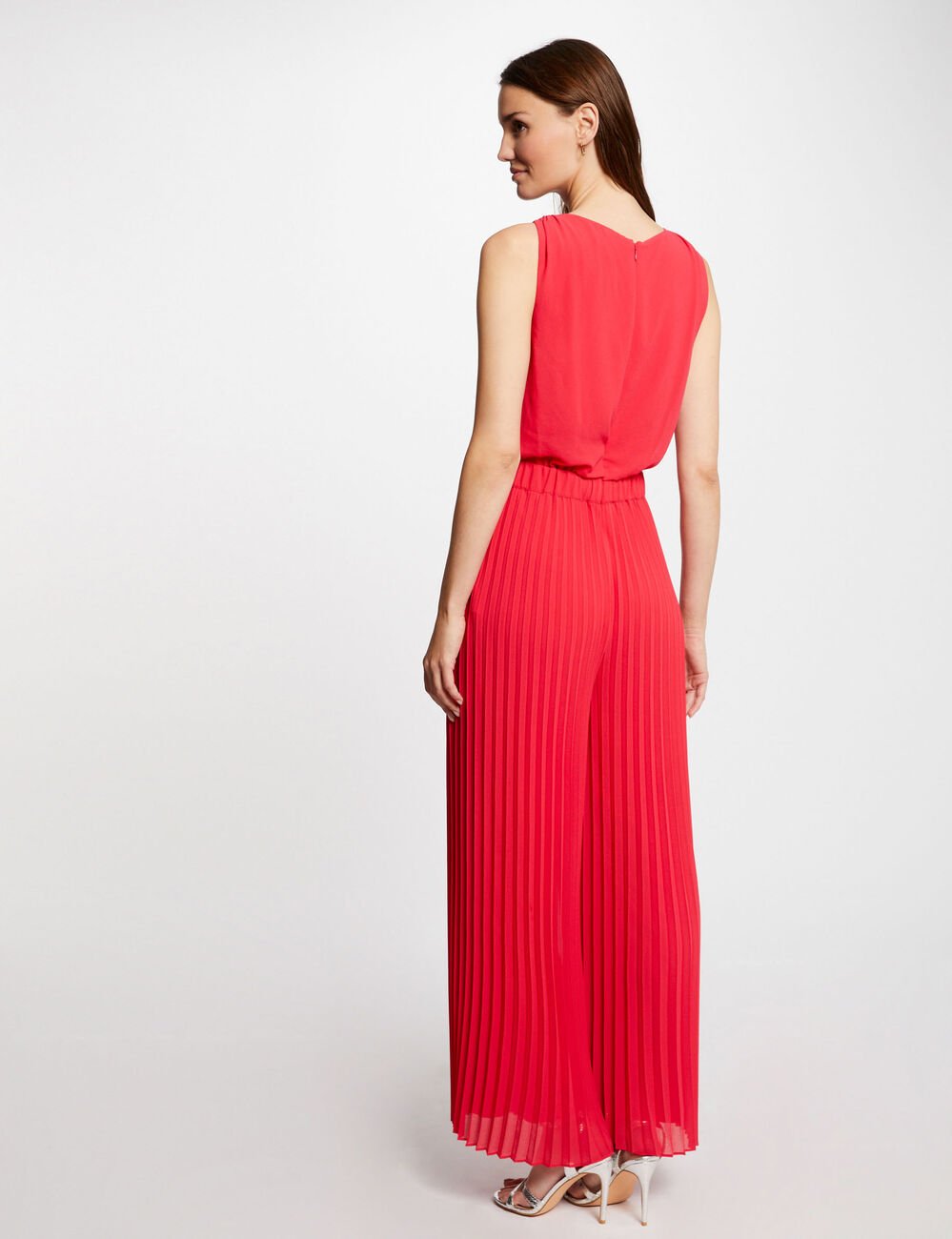 Loose jumpsuit with pleated legs medium red women