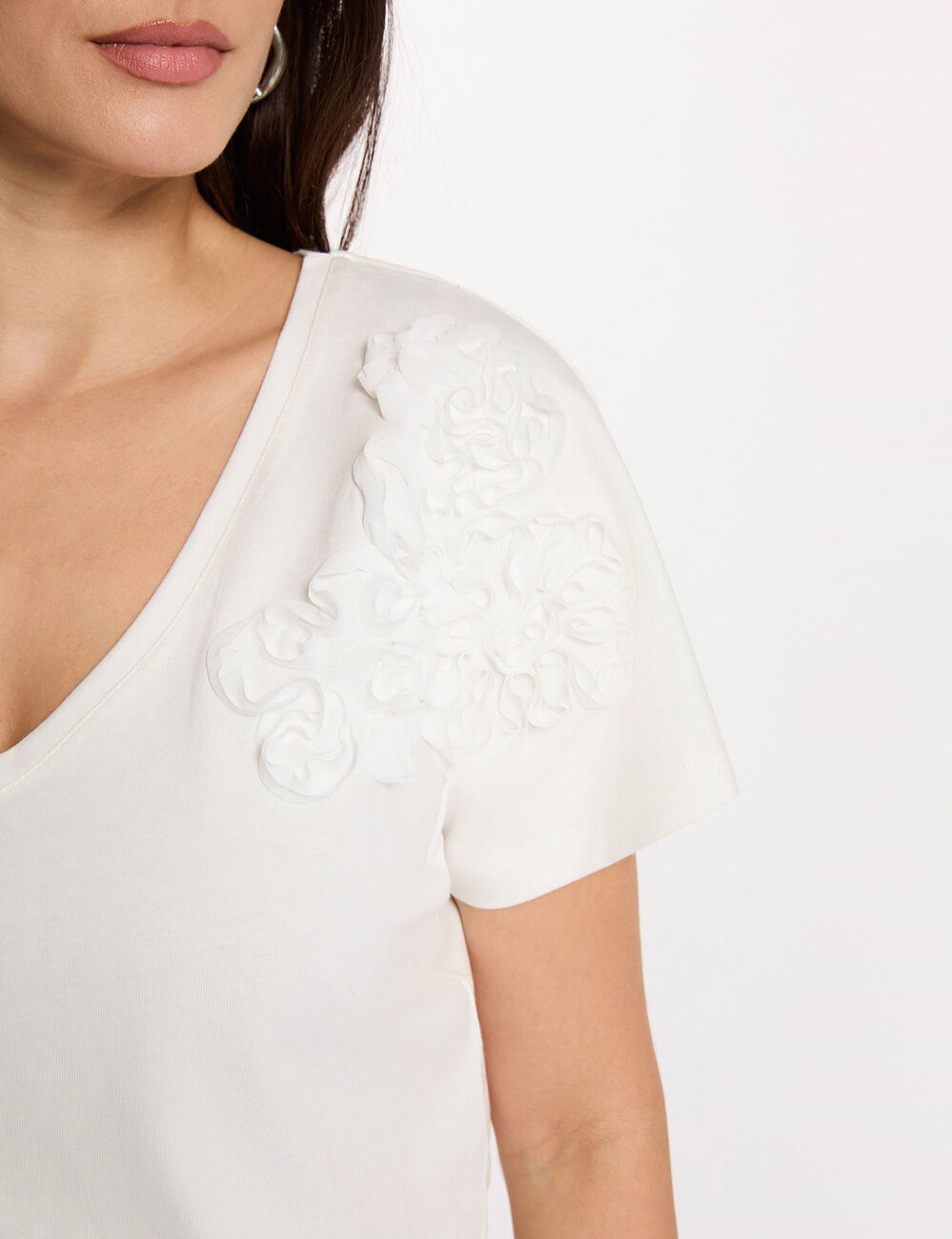 V-neck short-sleeve t-shirt white women