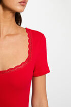 Fitted t-shirt with heart neckline red women