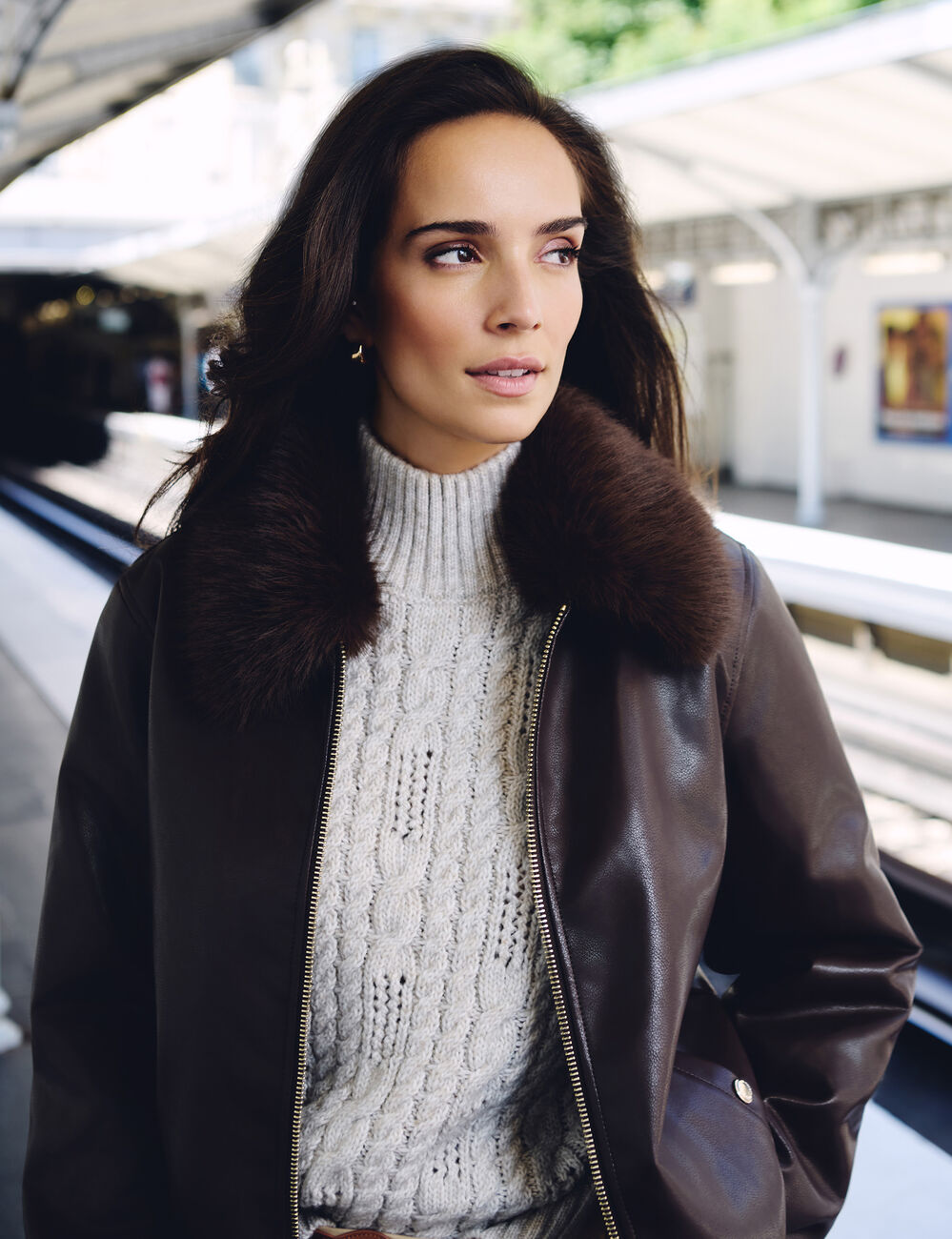 Short jacket with fur collar dark brown women