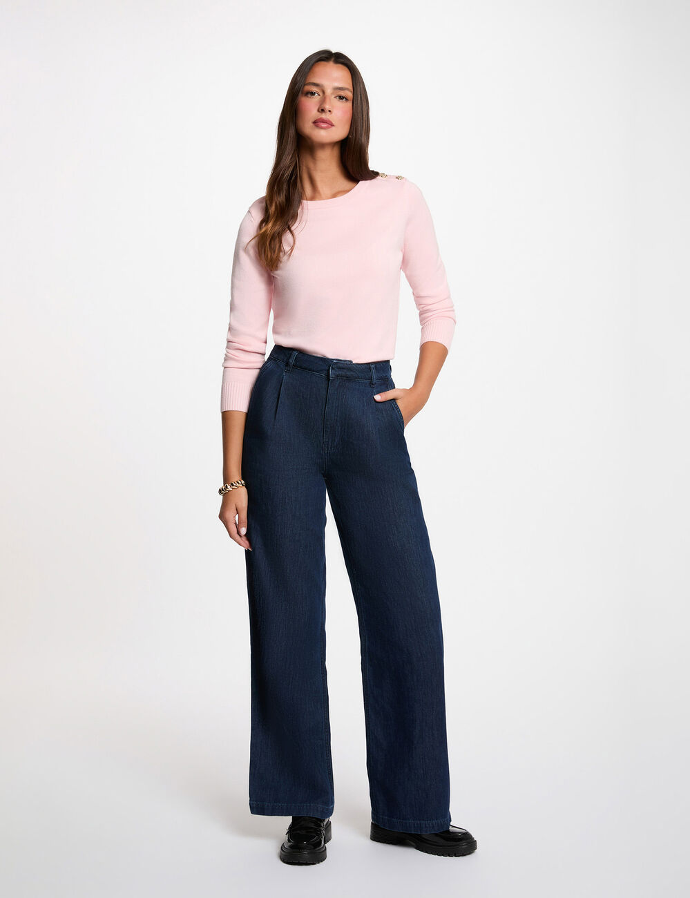 Sweater with round neck and buttons light pink women