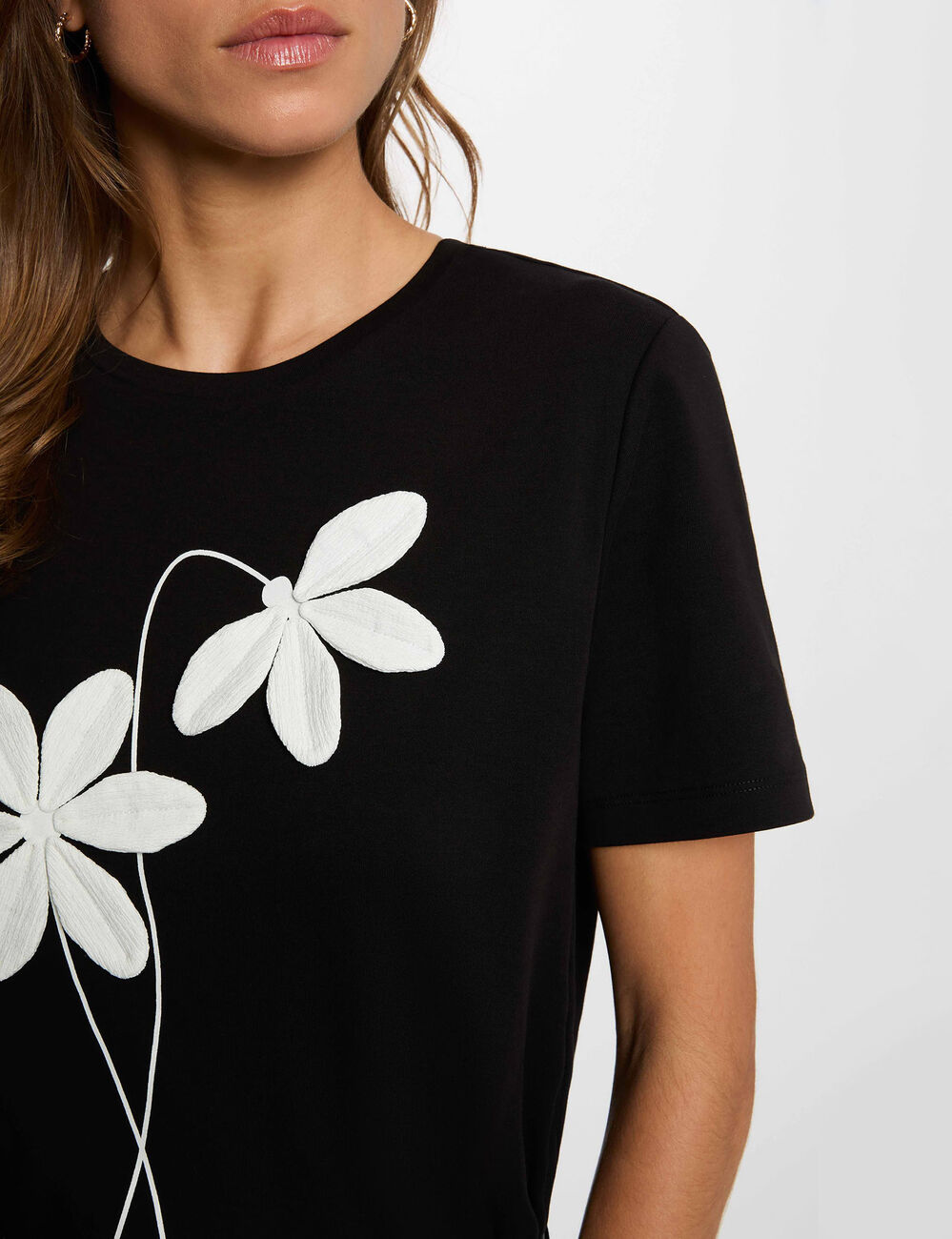 Straight t-shirt with round neck black women