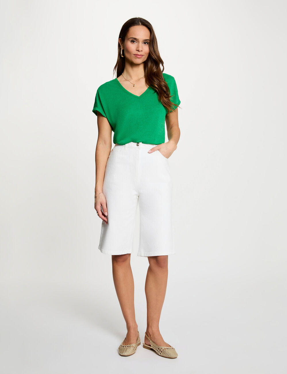 V-neck short-sleeve t-shirt meadow green women