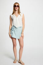 Sleeveless vest top white women