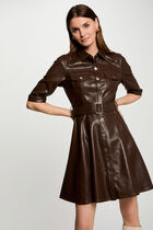 Robe courte évasée simili cuir marron femme