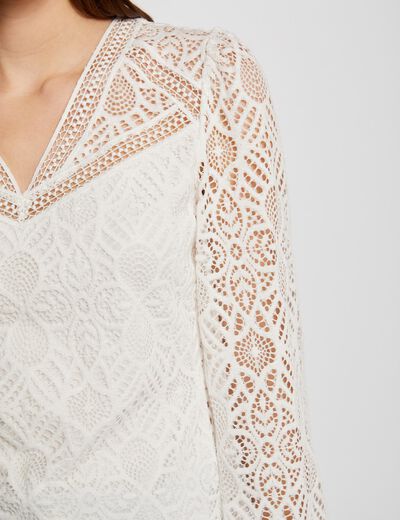 Lace t-shirt V-neck ivory women
